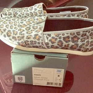 Glitter Cheetah Toms size 8
